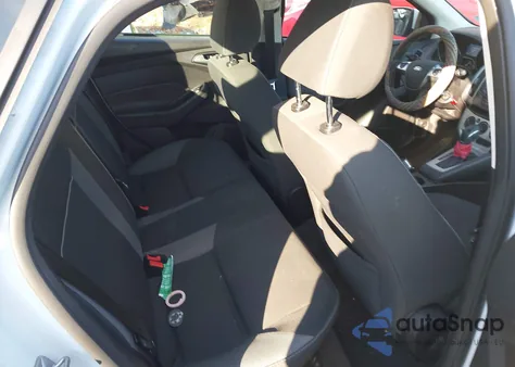 2014 Ford Focus Se z USA, uszkodzony, nr VIN 1FADP3F27EL257210